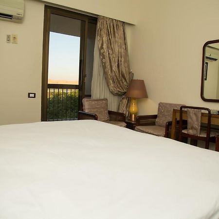 Mg Nefertiti Hotel Ель-Мінья Екстер'єр фото